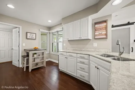 863 North Auburn Woods Drive Palatine IL 60067
