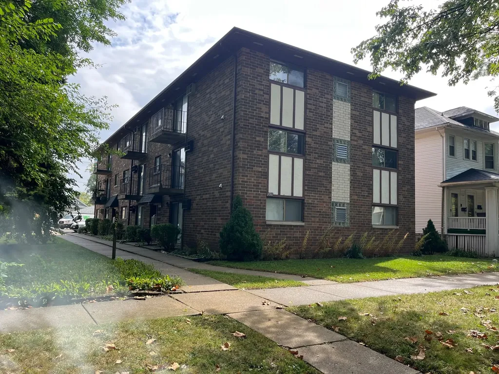 1030 Dunlop Forest Park IL 60130