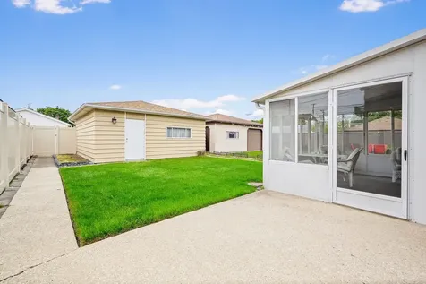 5918 South Mason Avenue Chicago IL 60638