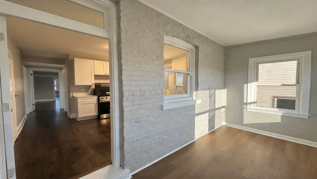 5449 West Melrose Street Chicago IL 60641