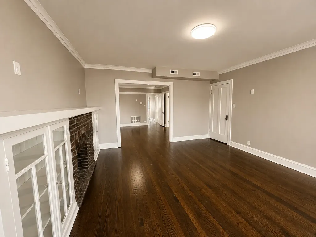 5449 West Melrose Street Chicago IL 60641