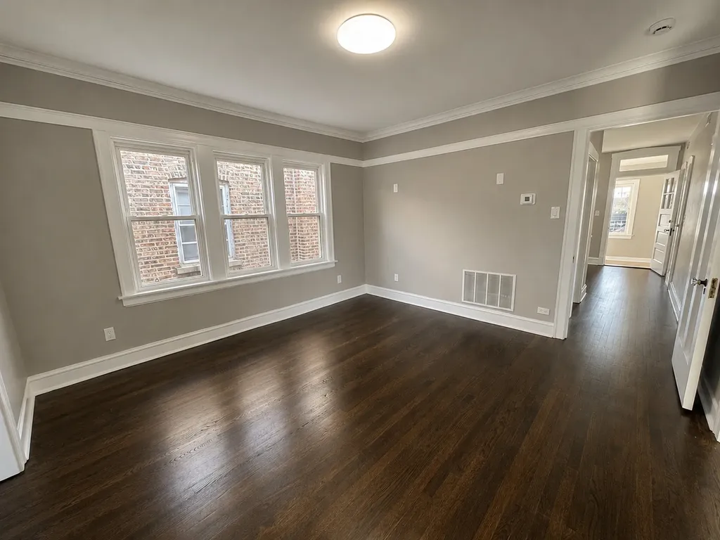 5449 West Melrose Street Chicago IL 60641