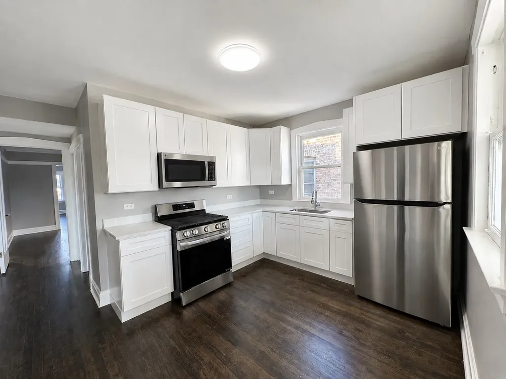 5449 West Melrose Street Chicago IL 60641
