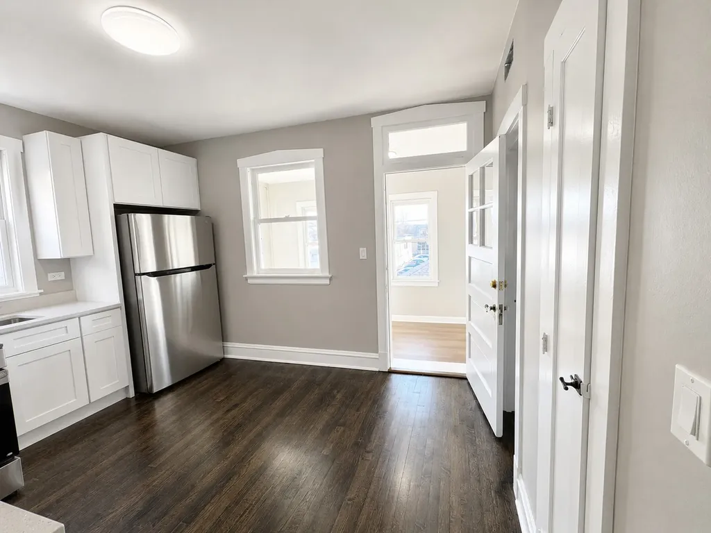 5449 West Melrose Street Chicago IL 60641