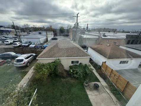 5449 West Melrose Street Chicago IL 60641
