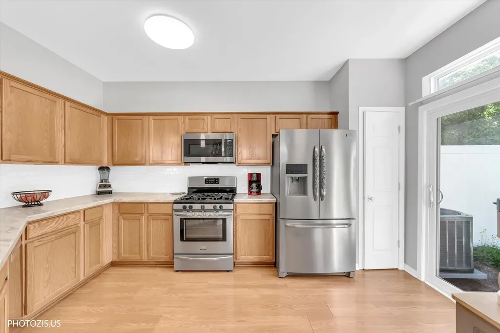 2952 Waters Edge Circle Aurora IL 60504