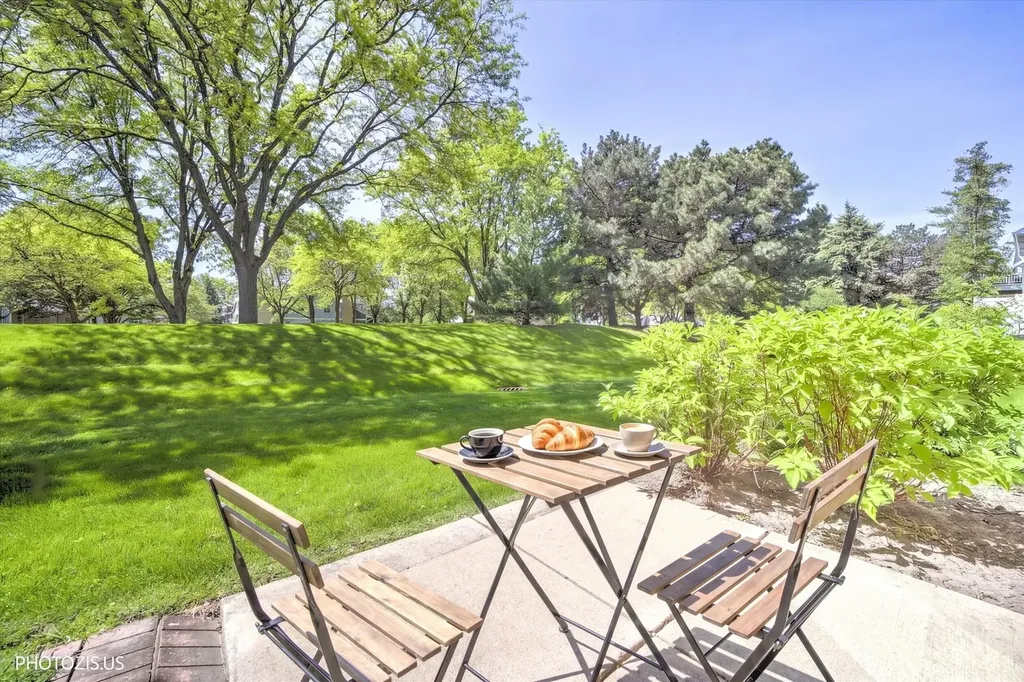 2952 Waters Edge Circle Aurora IL 60504