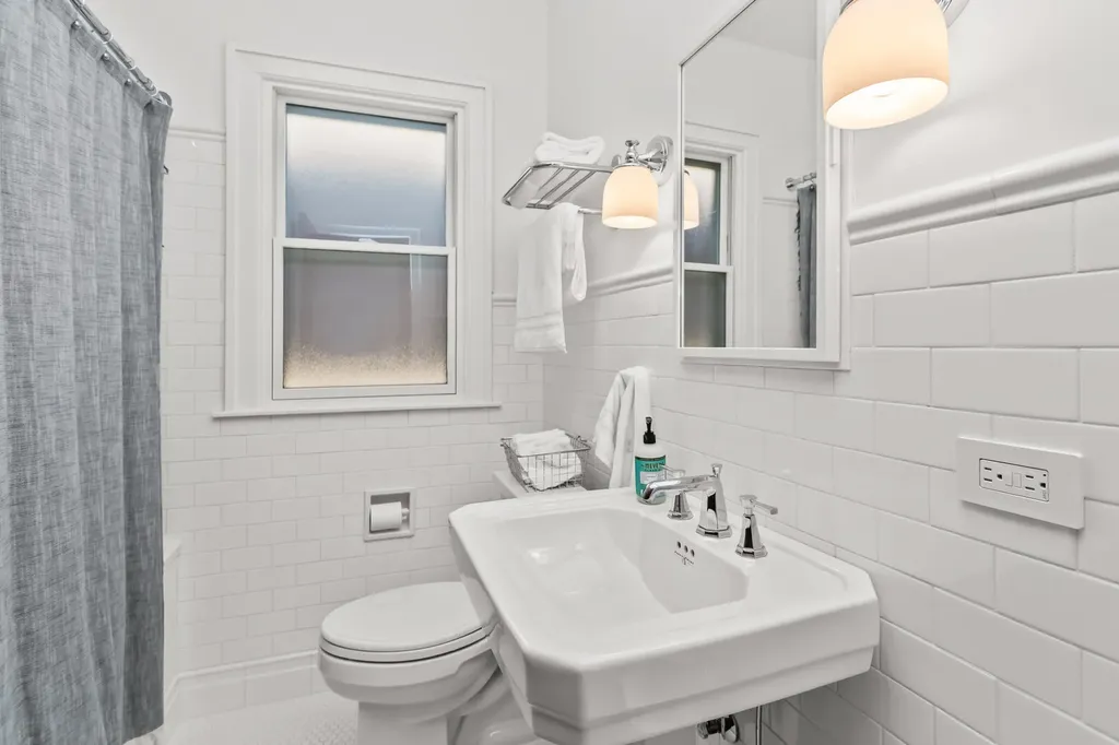 1719 North Newcastle Avenue Chicago IL 60707