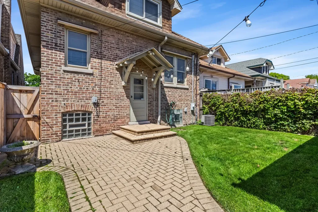 1719 North Newcastle Avenue Chicago IL 60707
