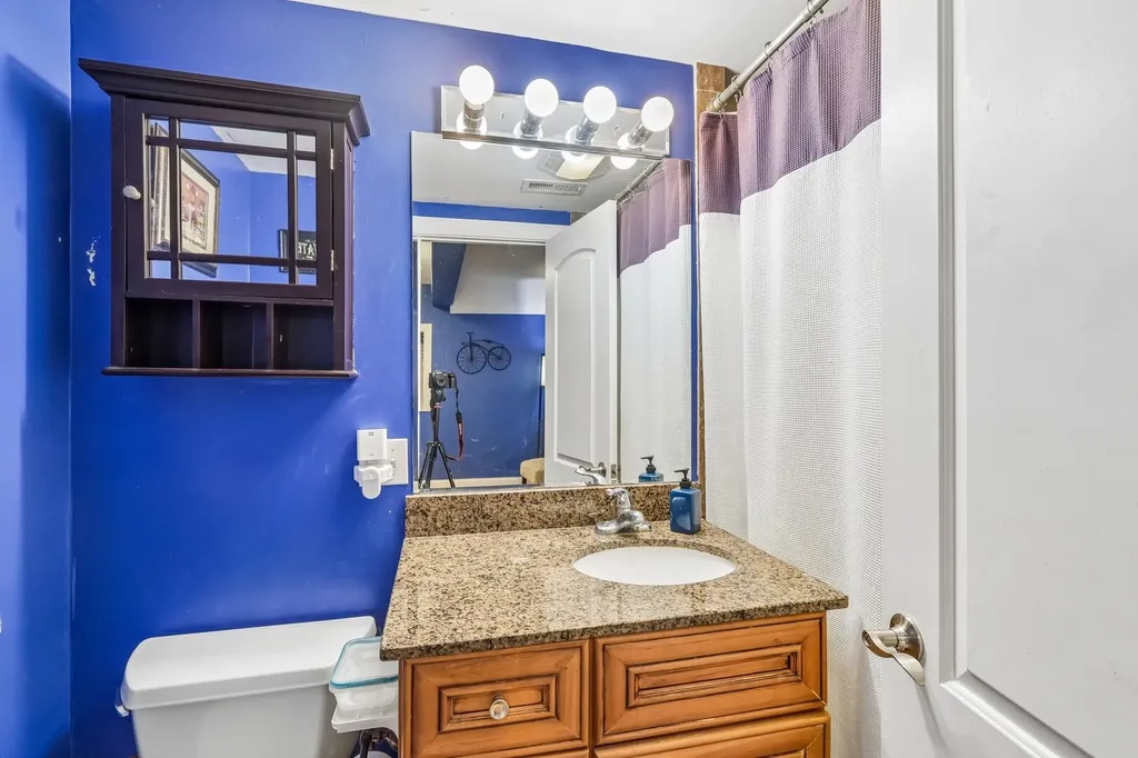 5859 North Glenwood Avenue Chicago IL 60660