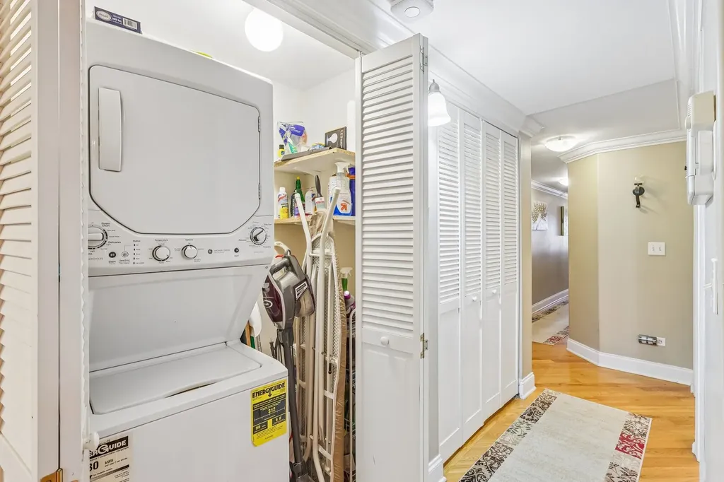 5859 North Glenwood Avenue Chicago IL 60660
