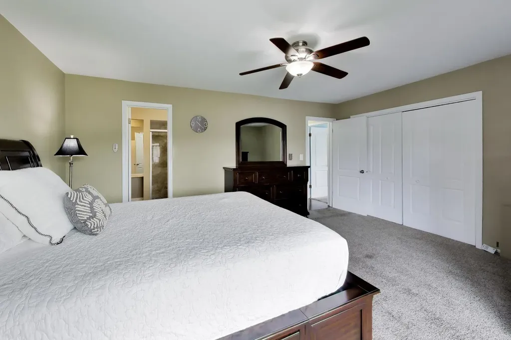 201 Thames Parkway Park Ridge IL 60068