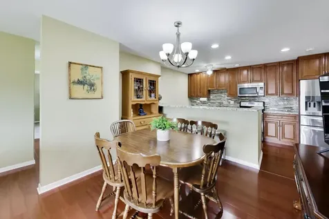 201 Thames Parkway Park Ridge IL 60068