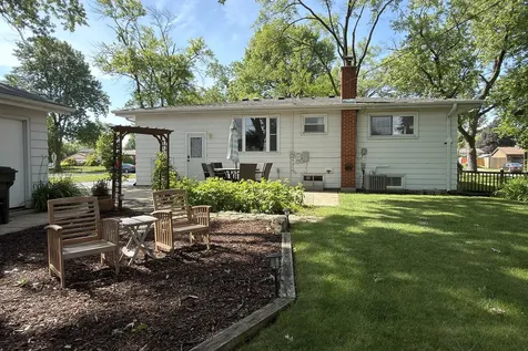 604 East Cedar Lane Mount Prospect IL 60056