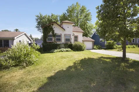 1349 Floresta Crystal Lake IL 60014
