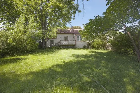 1349 Floresta Crystal Lake IL 60014