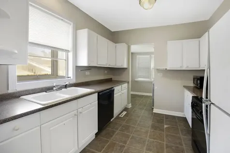 1349 Floresta Crystal Lake IL 60014