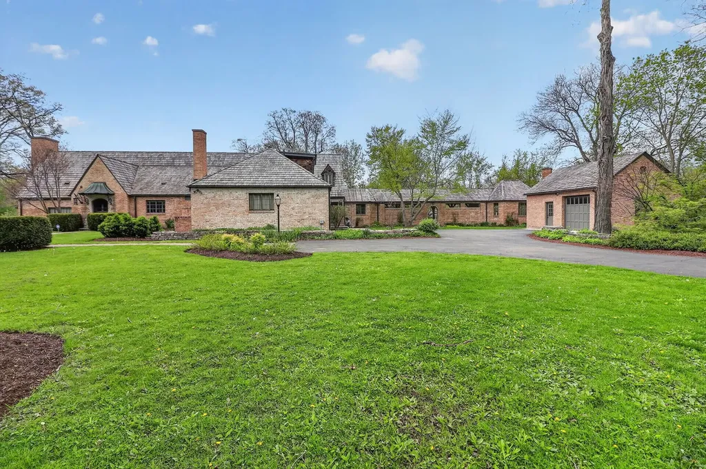 33W480 Thorncroft Drive Wayne IL 60184