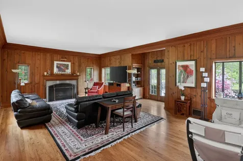 33W480 Thorncroft Drive Wayne IL 60184