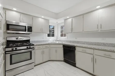 16861 Thackery Avenue Oak Forest IL 60452