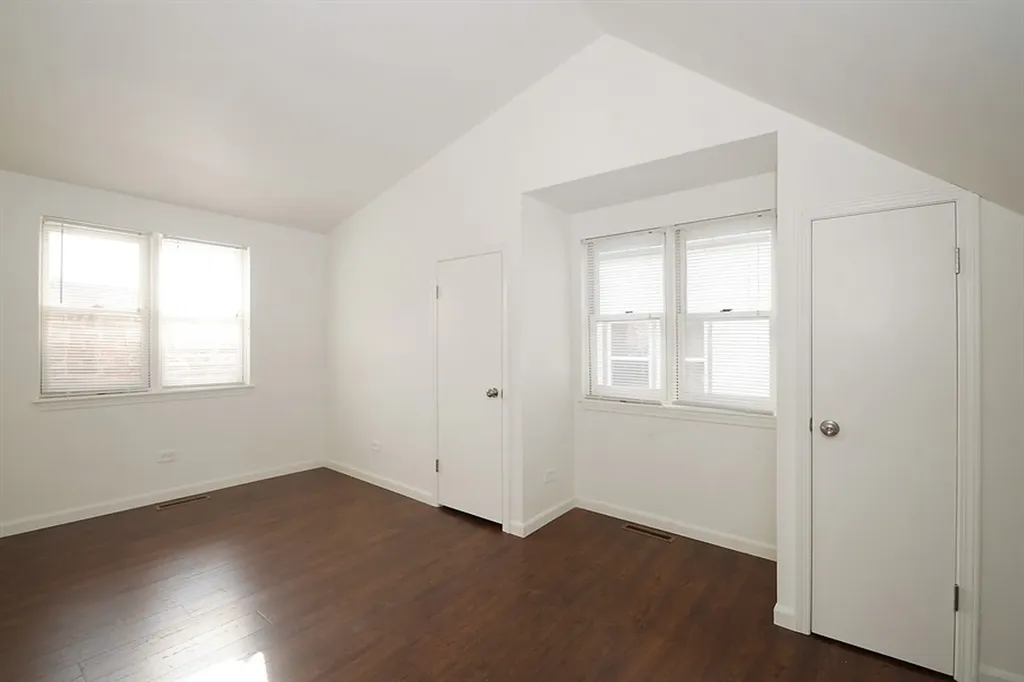3243 North Western Avenue Chicago IL 60618