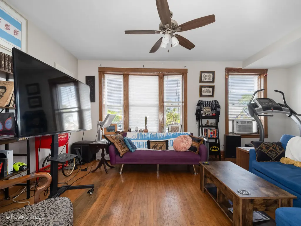 3243 North Western Avenue Chicago IL 60618