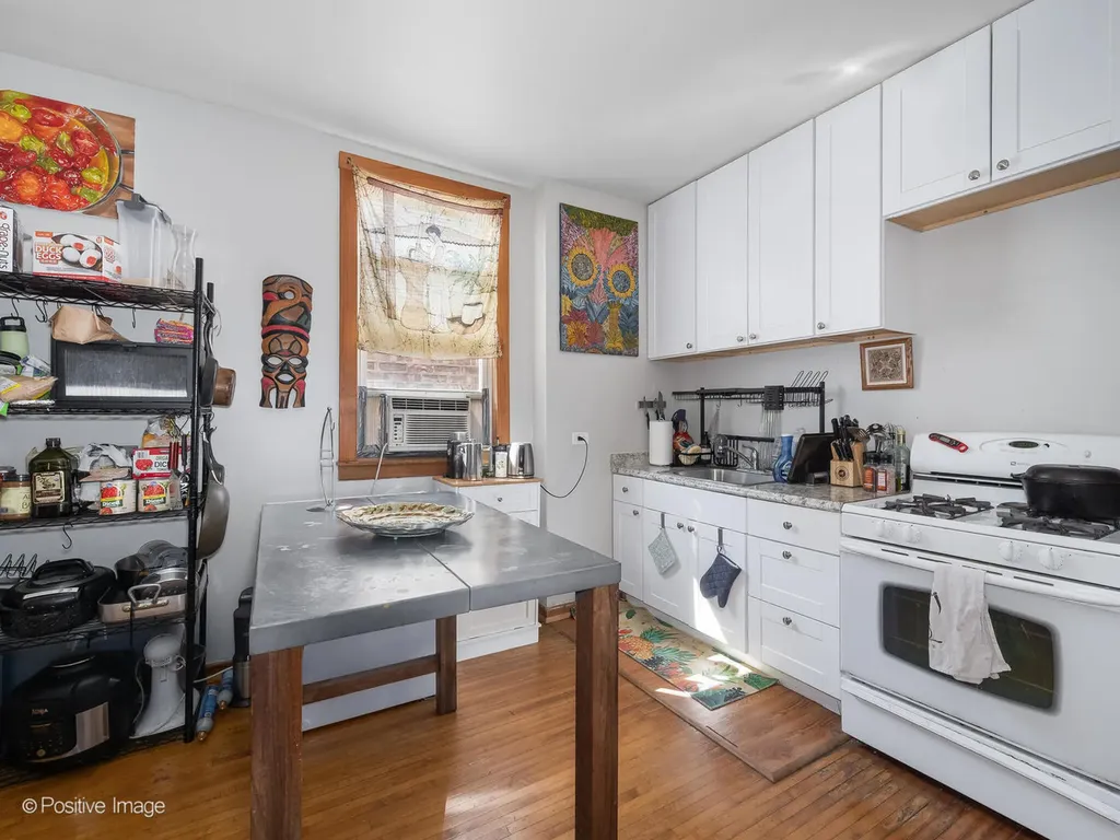 3243 North Western Avenue Chicago IL 60618
