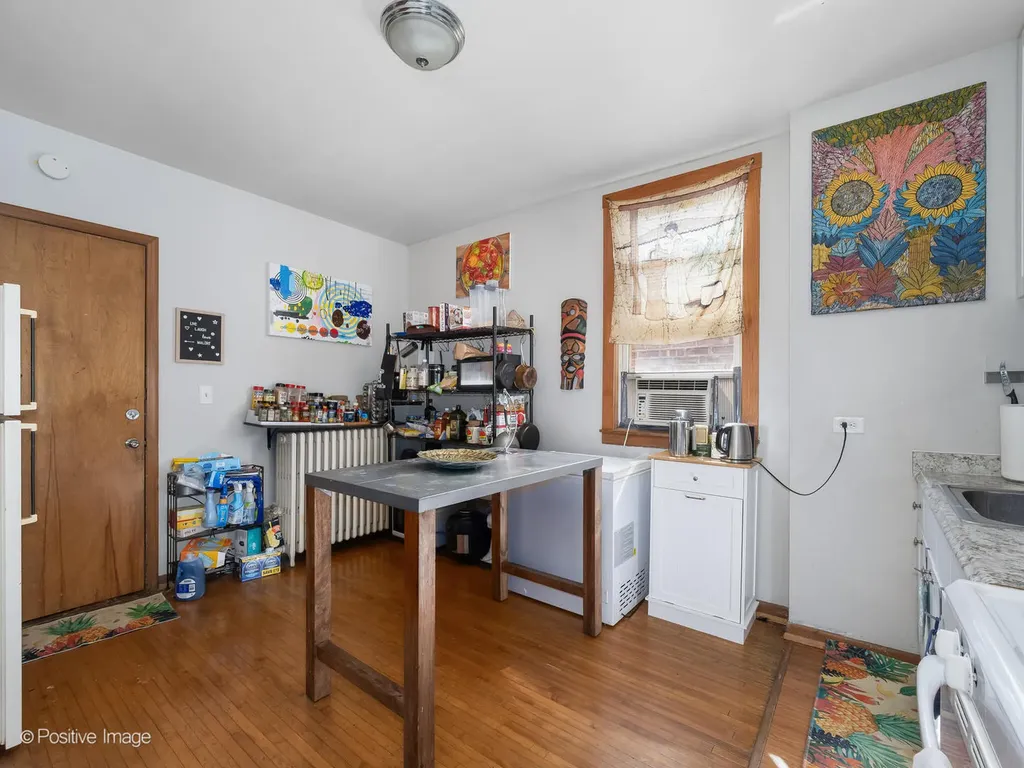 3243 North Western Avenue Chicago IL 60618