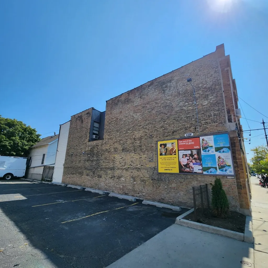 3243 North Western Avenue Chicago IL 60618