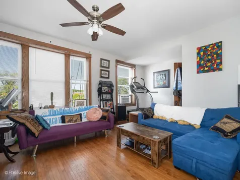 3243 North Western Avenue Chicago IL 60618