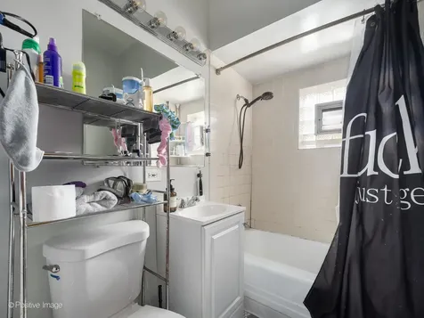 3243 North Western Avenue Chicago IL 60618