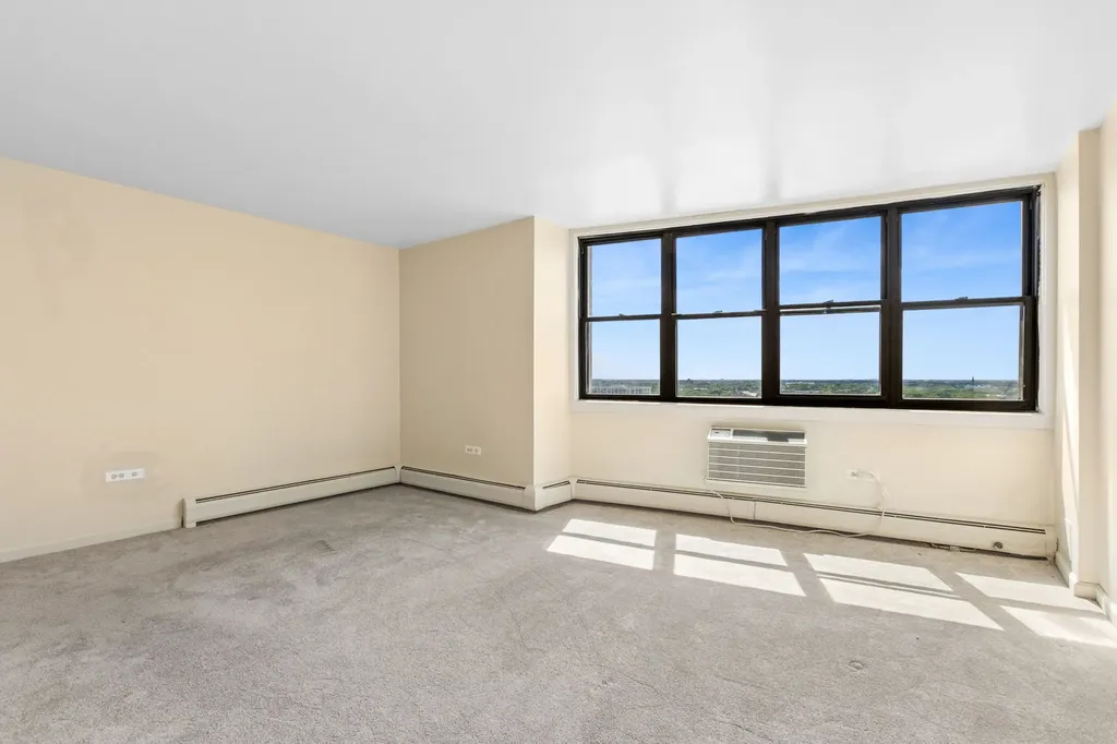 6325 North Sheridan Road Chicago IL 60660