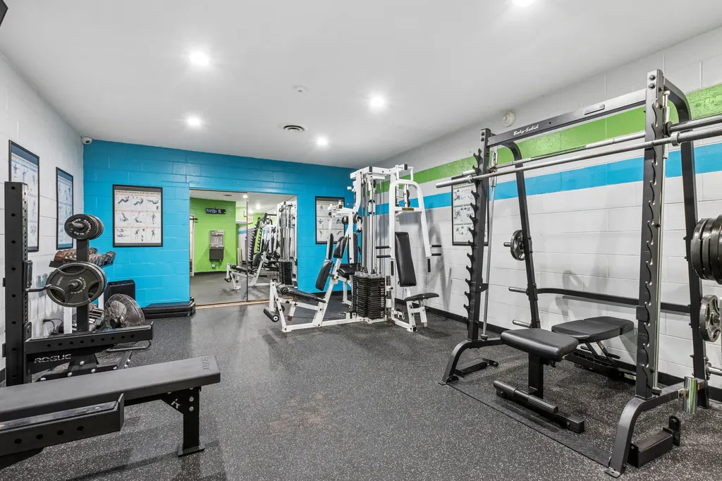 6325 North Sheridan Road Chicago IL 60660