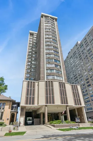 6325 North Sheridan Road Chicago IL 60660