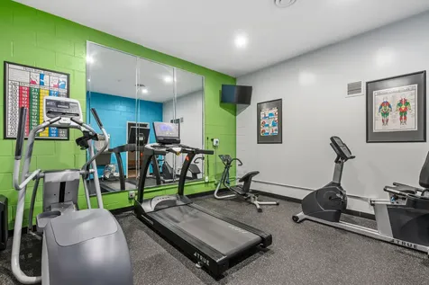 6325 North Sheridan Road Chicago IL 60660