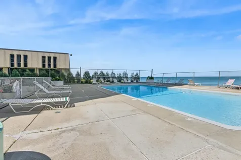 6325 North Sheridan Road Chicago IL 60660