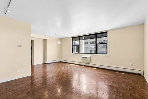 6325 North Sheridan Road Chicago IL 60660
