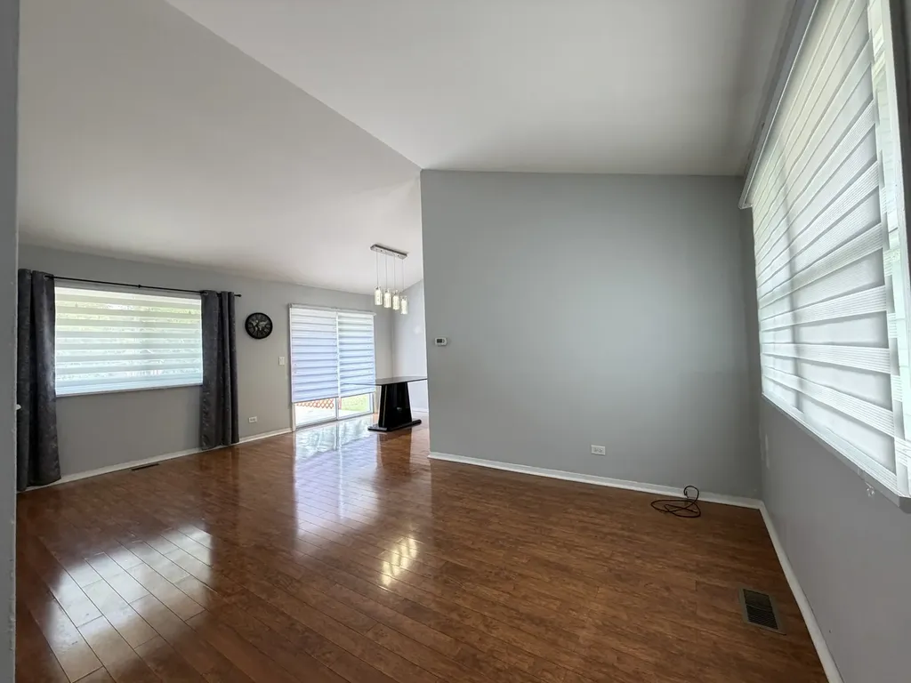 1900 Stanford Drive Naperville IL 60565