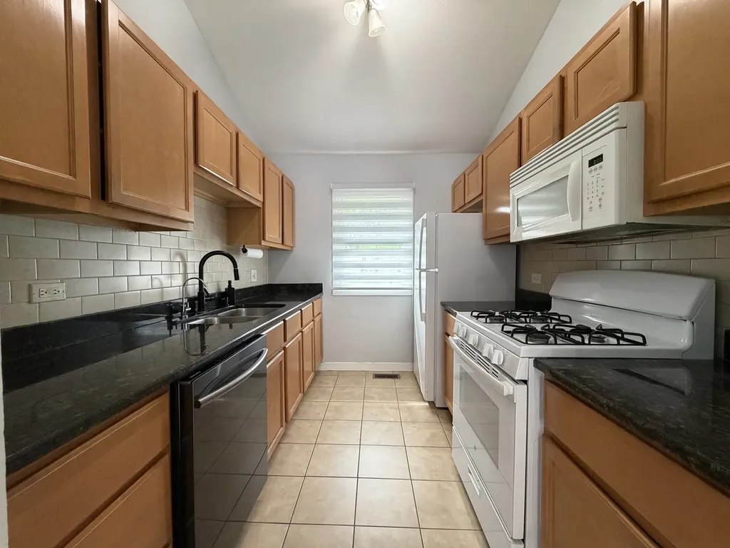 1900 Stanford Drive Naperville IL 60565
