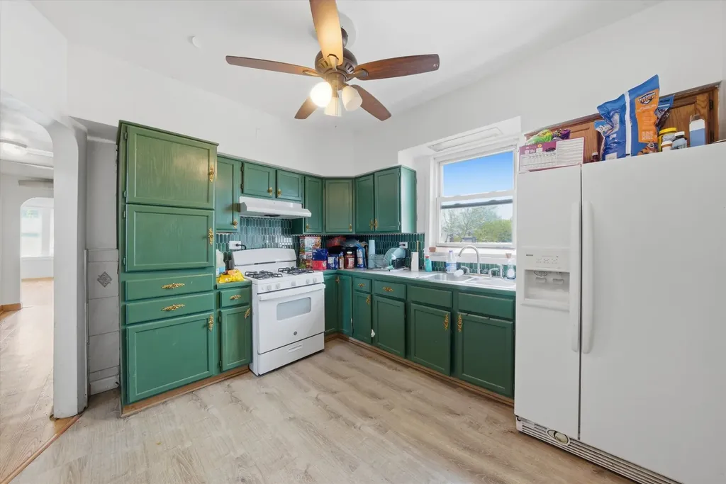 4349 South Komensky Avenue Chicago IL 60632