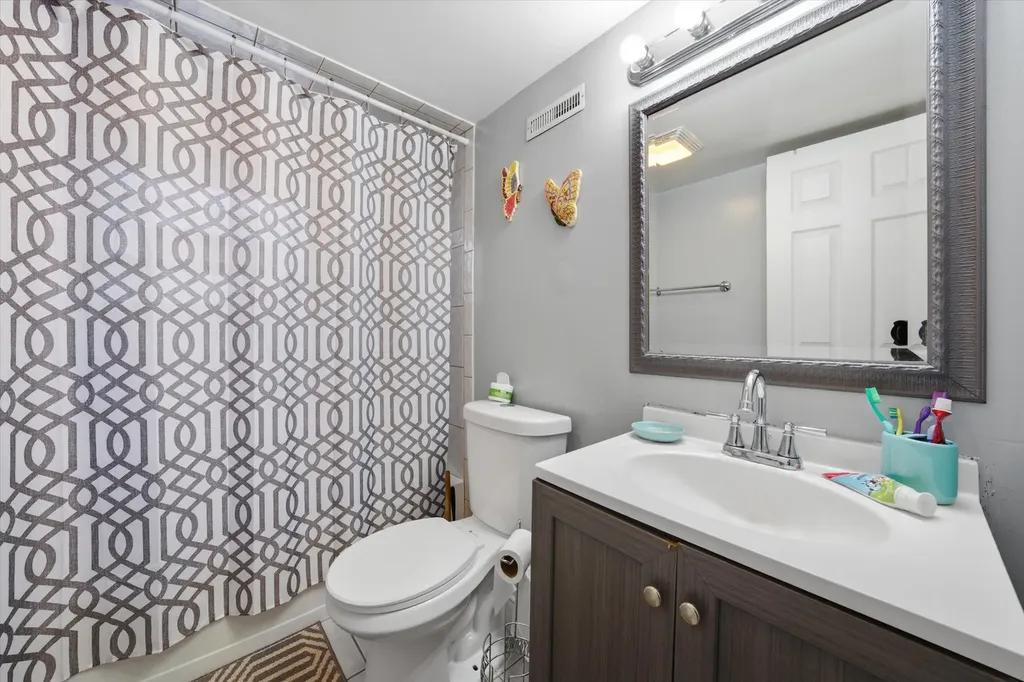 4349 South Komensky Avenue Chicago IL 60632