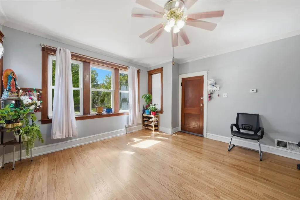 4349 South Komensky Avenue Chicago IL 60632