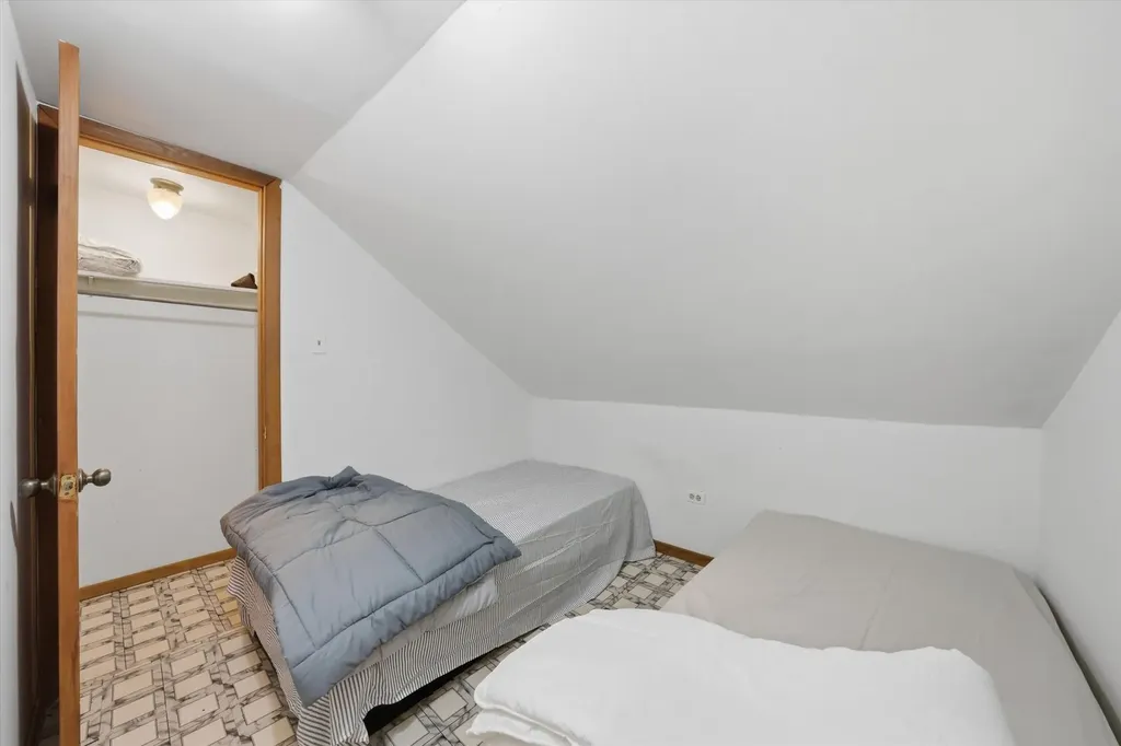 4349 South Komensky Avenue Chicago IL 60632