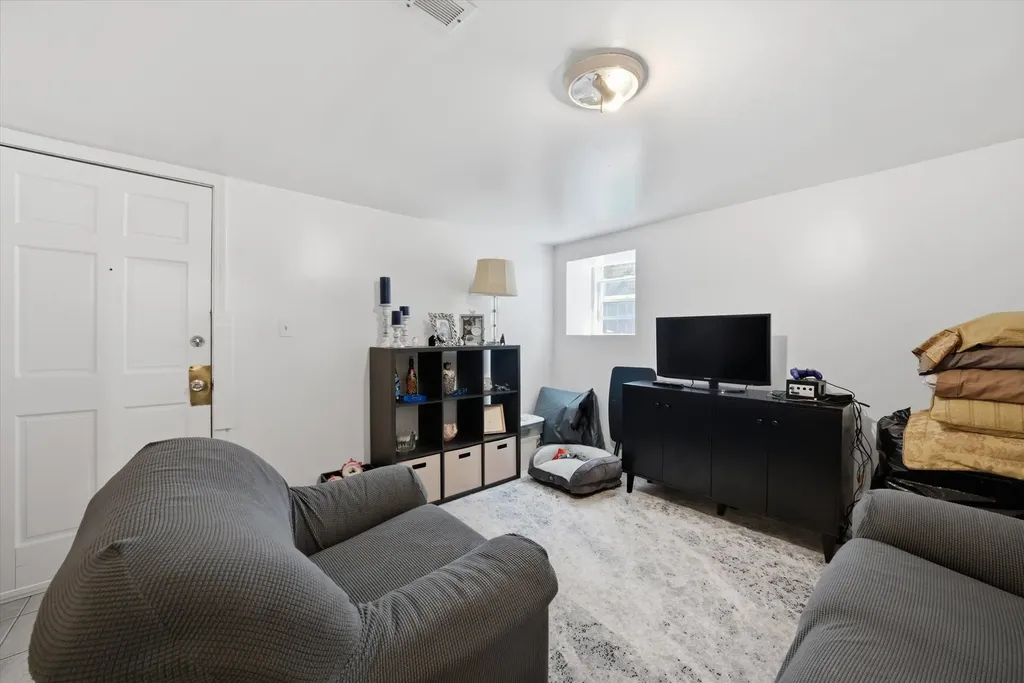 4349 South Komensky Avenue Chicago IL 60632