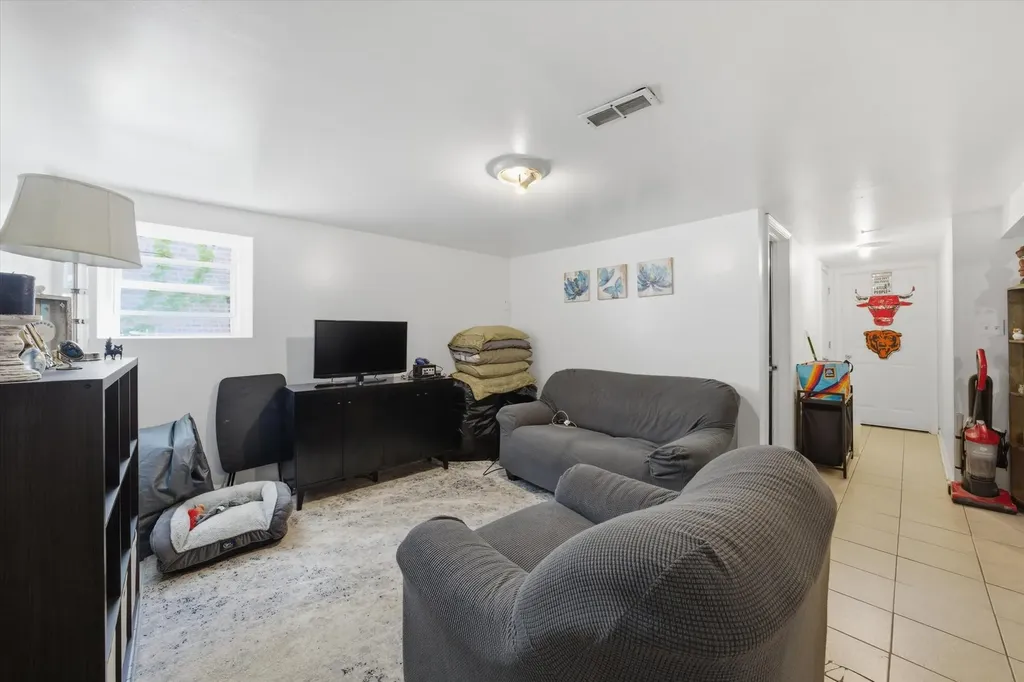 4349 South Komensky Avenue Chicago IL 60632