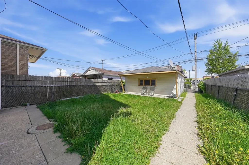 4349 South Komensky Avenue Chicago IL 60632
