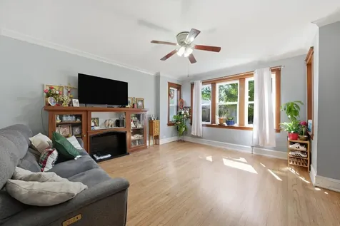 4349 South Komensky Avenue Chicago IL 60632
