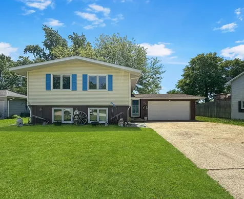 814 Pinecrest Drive Rantoul IL 61866