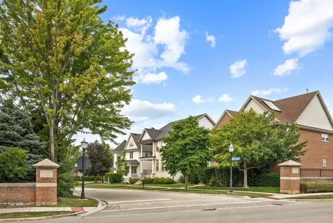 335 West Carriage Lane Bensenville IL 60106
