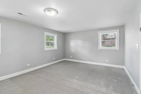 207 North Idlewild Avenue Mundelein IL 60060